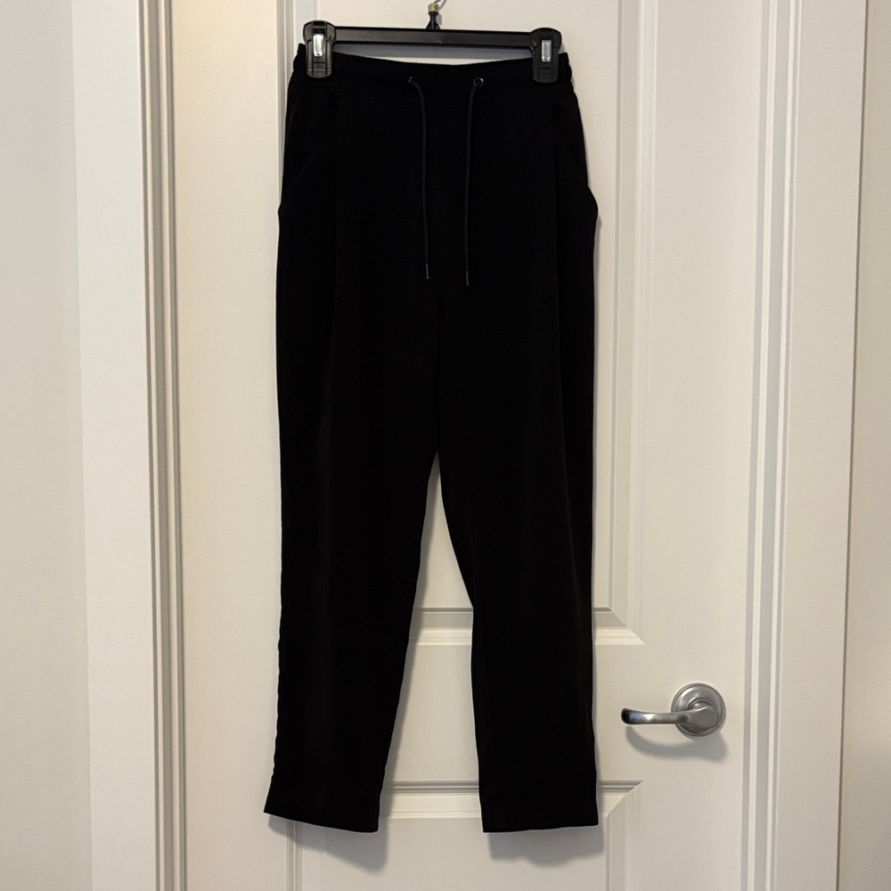 3 FOR $50 ｜ Classic Women Black Cropped Drawstring Pants size 26